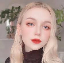 Candy Collins's Instagram, Twitter & Facebook