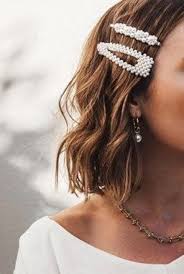 Carre Court 2020 10 Idees De Coiffure Carre Court Lucette Coiffure Carre Court Coiffure Noel Cheveux Coiffure Carree