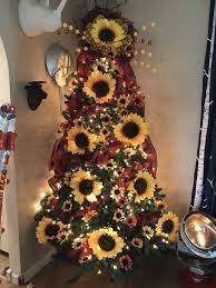 55 Floral Christmas Tree Decor Ideas Which Are Playful And Pretty Vogueitude Fall Christmas Tree Christmas Tree Decorations Burlap Christmas Tree