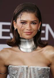 Zmenené vlasy, žiadny mejkap a vyťahané oblečenie: Spoznali ste Zendayu?