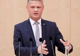Die övp greift so auf methoden zurück die wir bis dato nur von der fpö kannten. Innenpolitik Zur Sache