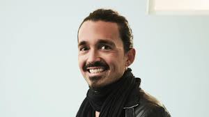 Millionaire Sidney Torres: Intern and don't worry about the money