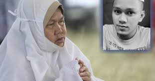 Abdul bari asyraf mohd, 31, yang lemas ketika menyelamatkan lima sekeluarga di muara sungai terengganu, kuala terengganu, kelmarin, meninggal beliau berkata, pengorbanan allahyarham menyelamatkan mangsa insiden berkenaan adalah satu tindakan amat mulia dan dipandang tinggi. Abdul Bari Lemas