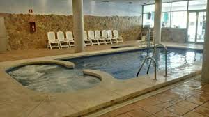 Cuenta con gimnasio, sauna y piscinas cubierta y al aire libre con hidromasaje. Piscina Climatizada Picture Of Hotel Mediterraneo Benidorm Tripadvisor