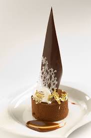Chocolat E Mousse With Salted Caramel You Couldn T Possibly Break Into This And Wreck Such Gastronomisch Eten Dessert Ideeen Gastronomische Desserts