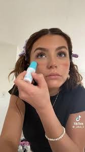 Rosa Alcaraz's Instagram, Twitter & Facebook