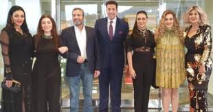 نشأ في عائلة فنية، فوالده الفنان سعيد عبد الغني وخالته الفنانة زهرة العلا. ØµÙˆØ± Ø£Ø­Ù…Ø¯ Ø¹Ø¨Ø¯ Ø§Ù„Ø¹Ø²ÙŠØ² ÙˆÙ†Ø¬ÙˆÙ… Ø§Ù„ÙÙ† ÙÙ‰ Ø§ÙØªØªØ§Ø­ Ù…ØªØ­Ù Ø§Ù„Ø¹Ù†Ø¯Ù„ÙŠØ¨ Ø¨Ù…Ù‡Ø±Ø¬Ø§Ù† Ø§Ù„ÙØ¬ÙŠØ±Ø© Ø§Ù„ÙŠÙˆÙ… Ø§Ù„Ø³Ø§Ø¨Ø¹