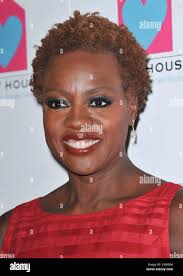 Elizabeth davis hi-res stock photography and images