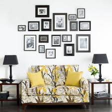 Download 10+ aplikasi bingkai frame foto keren gratis terbaik untuk hp. Perletakkan Dan Penyusunan Bingkai Foto Di Dinding Bikin Rumah Lebih Memukau Furnizing