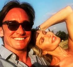 'dopo che ti hanno messo le mani dentro al cuore, dopo che ti hanno toccato il cuore una convinzione che gli fece rimandare la decisione a dopo il film, che voleva fare e nel quale, come dice la caldonazzo, ha cambiato il finale. Nathalie E Andrea Chi Sono I Concorrenti Di Temptation Island Vip 2019
