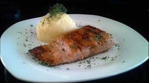 El salmón es un producto que se puede adquirir ahumado y fresco. Salmon A La Plancha Rapido Facil Y Nutritivo Youtube