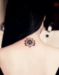 83 Attractive Back Tattoo Designs For Women