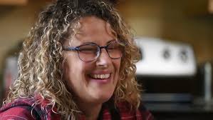 Bertie Mae Dickens plays Holly Ding at Galax 1964