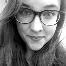 Leslie Mae's Instagram, Twitter & Facebook