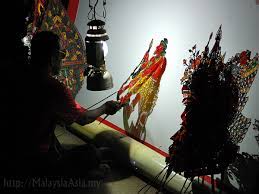 Ia merupakan salah satu dari empat jenis persembahan wayang kulit yang terdapat di malaysia. Wayang Malaysia