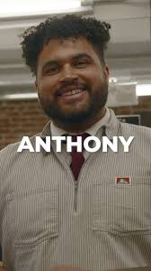 Anthony Vincelli at your service #barbershopsofamerica #antique  #supportsmallbusiness #supportlocal #barberpole #losangeles #barbershop ,  📽️ @jakeestes_shoots , 📢 @trentbruce