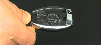 Before now, if i remove the silver key from the fob and i use it to unlock the car manually, it begins to sound an alarm, but now it doesn't sound that alarm anymore. How To Change Your Mercedes Benz Key Battery Open Car Key Fob Replace Battery