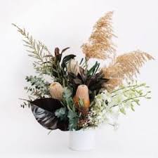 Flowers melbourne city have been delivering flowery happiness since 2000 catering to many of the businesses and its employees in the city. Birthday Flowers Melbourne Delivery Lillypad Flowers
