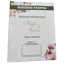 Setiap orang yang menikah tentu menginginkan untuk menikah hanya satu kali saja, walaupun pada kenyataanya banyak yang cerai dan akhirnya menikah kembali dengan. Contoh Undangan Susunan Panitia Pernikahan Penggambar