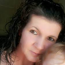 Tracy Roscher's Instagram, Twitter & Facebook