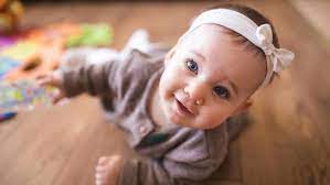 Nama bayi perempuan yang terinspirasi dari bahasa arab hingga sansekerta ini memiliki beragam makna yang baik. 100 Nama Bayi Perempuan Dari Bahasa Latin