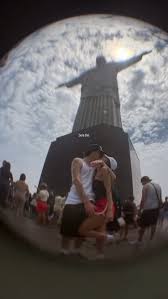 Filho de David Beckham celebra um ano de namoro com brasileira: Muitos  ainda por vir