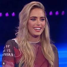 Si Sabrina queda hoy eliminada, será la participante más inservible de toda  la edición. Volvió en el repechaje y no hizo nada llamativo, los nuevos la  opacaron totalmente. Creen que merezca otra