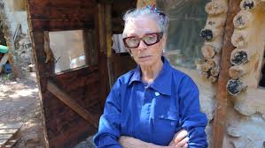 Yaya tiene 71 años y vive en la montaña para no pagar alquiler: “Mi pensión es de 800€, me lo gasto en comer”