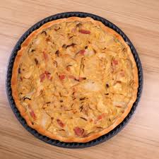 Quiche A L Oignon Et Aux Lardons Fumes Recette Recettes De Cuisine Recette Alimentation