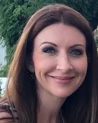 Carrie Crump's Instagram, Twitter & Facebook