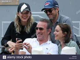 Nathalie péchalat et jean dujardin filent le parfait amour depuis plus de quatre ans. Jean Dujardin And Nathalie Pechalat Stockfotos Und Bilder Kaufen Alamy