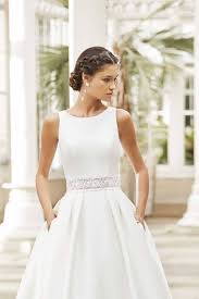 Das brautkleid ist in einem sehr guten zustand und wurde nach gebrauch gründlich und professionell. Royale Hochzeitskleider Anna Moda Bietet Konigliche Designs