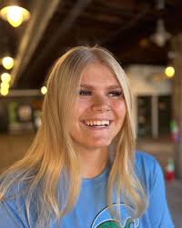 She got a big back to school/fall chop! 'Tis the season. (First post of  2025, lol. See you next year?)