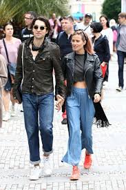 Téma emma smetana na blesk.cz. Pin On Street Style