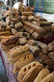 Pains Sur Le Marche D Aix En Provence France Look At This Table Of Delicious Looking Bread Yummy Street Food Provence France Food Market
