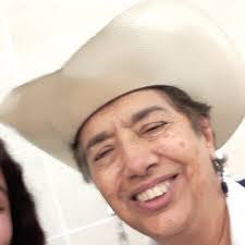 Esmeralda Ellis's Instagram, Twitter & Facebook