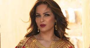 تعرضت منى السابر، والدة الفنانة البحرينية الشابة حلا الترك، لانتقادات لاذعة من قبل متابعيها بعد نشرها اول صورة لها بعد خلع الحجاب. Ø²Ù‡Ø±Ø© Ø§Ù„Ø®Ù„ÙŠØ¬ Ù…Ù†Ù‰ Ø§Ù„Ø³Ø§Ø¨Ø± ØªÙƒØ´Ù Ø¹Ù† Ù†ÙŠØªÙ‡Ø§ Ø§Ù„Ø²ÙˆØ§Ø¬ Ù…Ø¬Ø¯Ø¯Ø§ ÙˆÙ‡Ø°Ù‡ Ø±Ø³Ø§Ù„ØªÙ‡Ø§ Ù„Ø§Ø¨Ù†ØªÙ‡Ø§ Ø­Ù„Ø§ Ø§Ù„ØªØ±Ùƒ