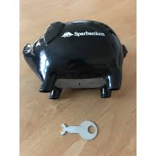 This id, together with the country key, links to the other bank data in the system, such as name, bank number, and swift code/bic. Download Piggy Bank Replacement Key Von Grisworks