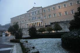 Η αρίθμηση των αθηναϊκών δρόμων γίνεται βάσει της πλατείας συντάγματος. Xionia Sthn A8hna To Estrwse Akomh Kai Sto Syntagma Ellada Eidhseis