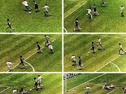 Con la bala en la corrida memorable en la jugada de gritando por argentina argentina dos inglaterra cero y de gol diego fútbol por maradona por esas lágrimas por este argentino. Pin En Goles Para Enmarcar