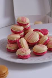 Macarons A La Vanille Vanilla Recipes Macaron Cake Macaroon Recipes