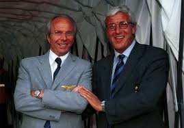 Roberto mancini si laurea in filosofia nel 1981 all'università di macerata. Nedved Trainierte Wie Ein Verruckter Mancini Ernannte Sampdoria Trainer Und Beckham Verliebte Sich In 30 Sekunden Schicke Geschichten Von Sven Joran Eriksson Diego Simeone Christian Vieri Roberto Mancini