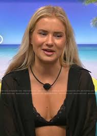 Deb Chubb Outfits & Fashion