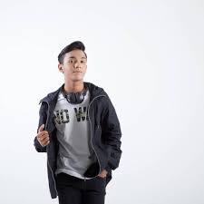 His birthday, what he did before fame, his family life, fun trivia facts, popularity rankings, and more. Aiman Tino Pasang Strategi