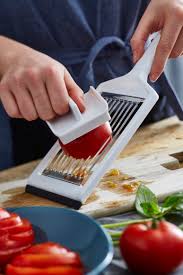 Coupe Tomate En Tranches Avec Poussoir En Plastique Blanc Pas Cher Achat En Ligne Zodio