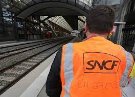 L'intersyndicale des cheminots, opposée à la réforme de la sncf, a opté jeudi 15 mars pour un mouvement dur, une grève au rythme de « deux jours sur après la mobilisation du 22 mars, qui avait réuni 35,4 % de grévistes à la sncf, les cheminots prévoient une grève de longue haleine selon un. Greve Sncf Du 9 Decembre La Direction Accusee De Jouer Avec La Securite Des Usagers Le Huffpost