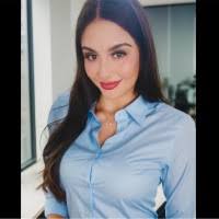 5800+ perfiles de «Castro»