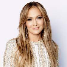 Jennifer lopez's hairstylist chris appleton took to instagram to give fans an update on her recent look change. Jennifer Lopez Got Curtain Bangs And They Look So Good Glamour