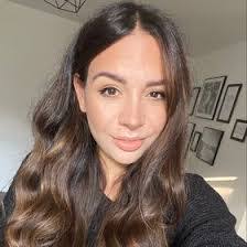 Daniella Williams's Instagram, Twitter & Facebook