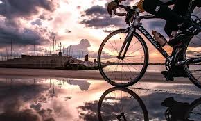 男 都市 空 ネイチャー サンセット 無料壁紙ダウンロード wallpaperpig com 自転車 壁紙 壁紙ダウンロード